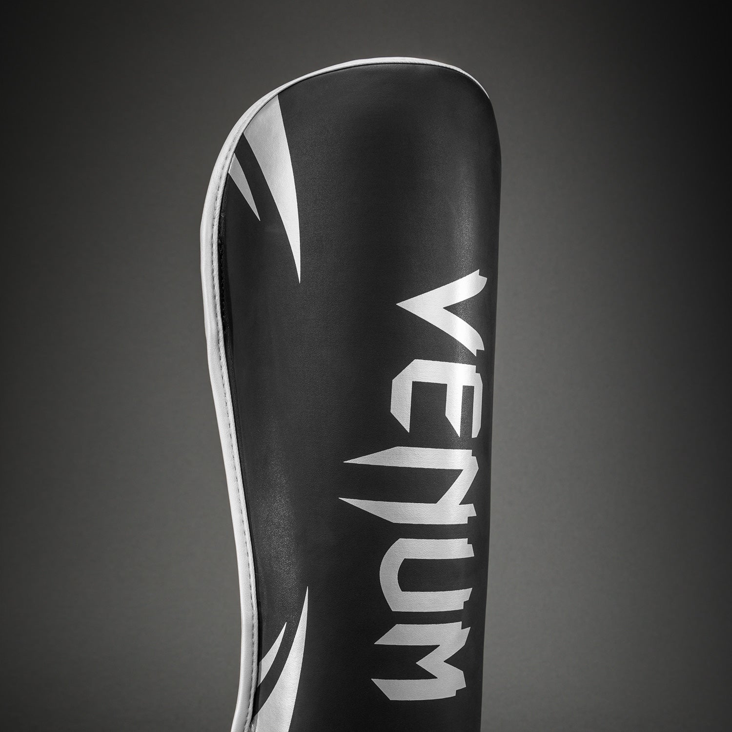 Protège-tibias Venum Challenger - Noir/Argent - product-type_Protège-tibias