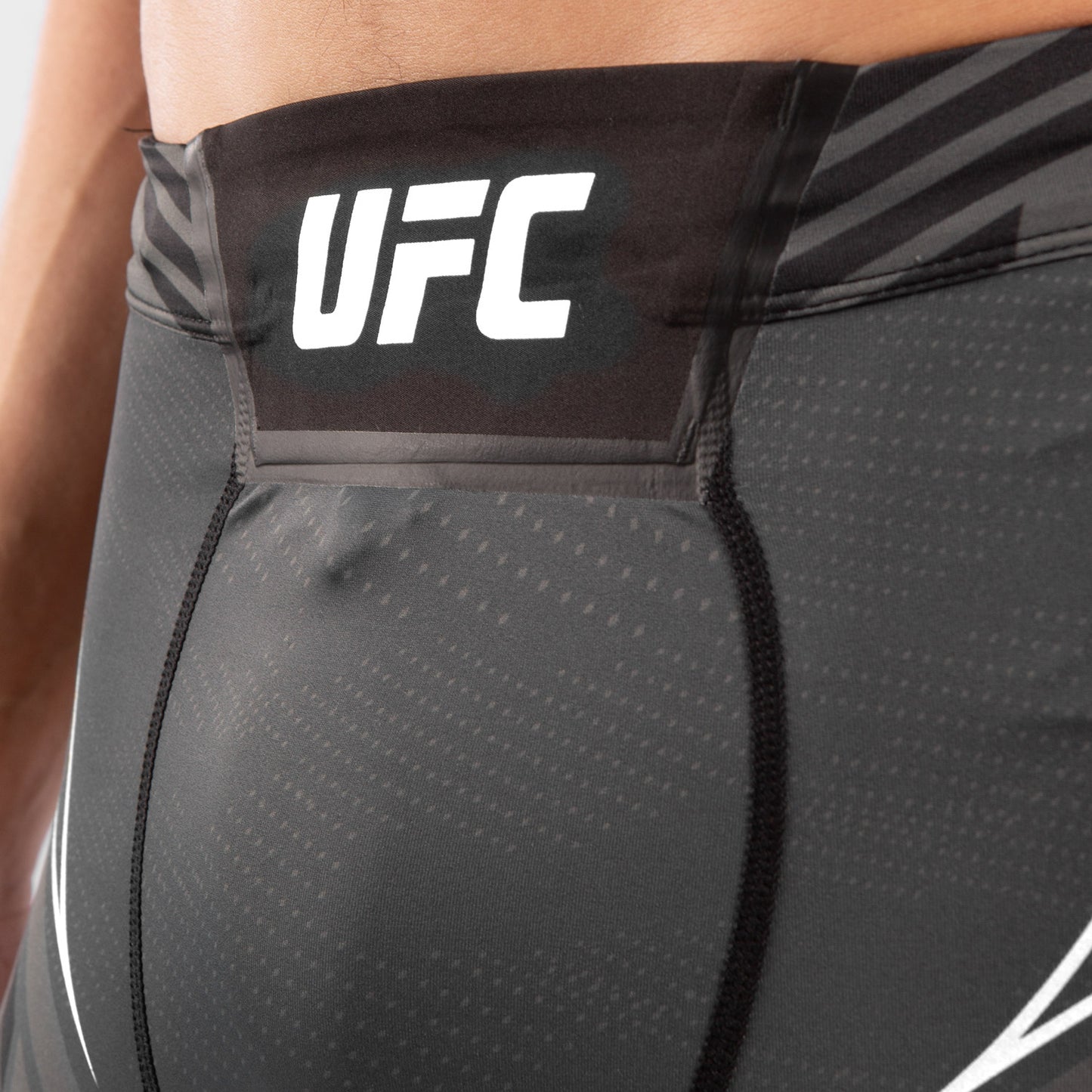 Short de Compression Homme Venum UFC Authentic Fight Night – Noir