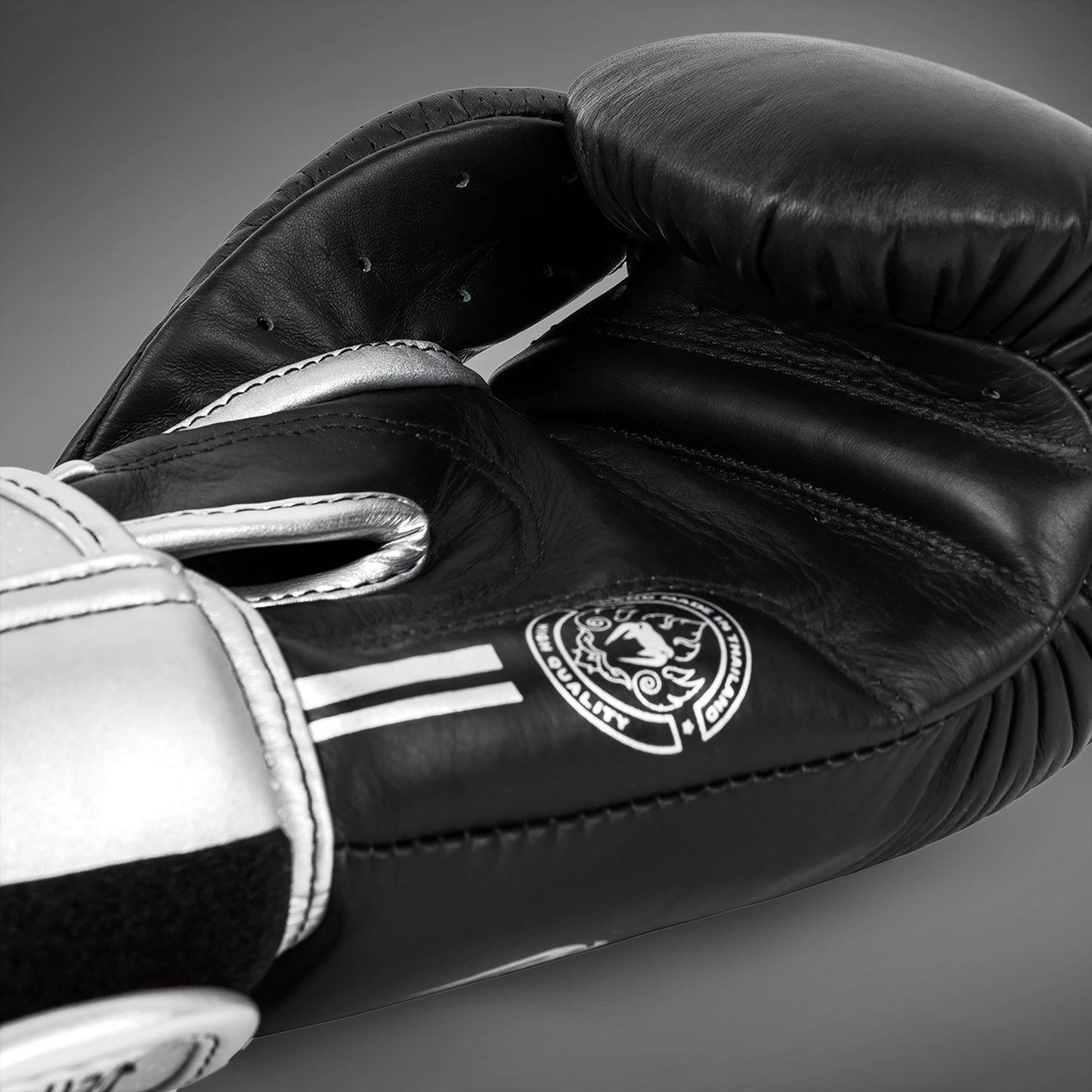 Gants de boxe Venum Power 2.0 - Noir/Argent - product-type_Gants de boxe