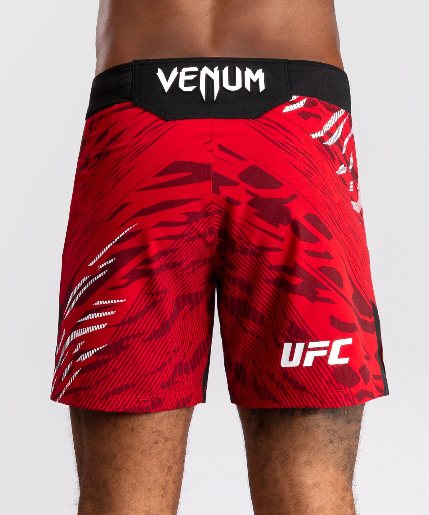 Shorts de Combat pour Hommes UFC Fusion by Venum Authentic Fight Night - Coupe Courte - Rouge - product-type_Shorts de MMA