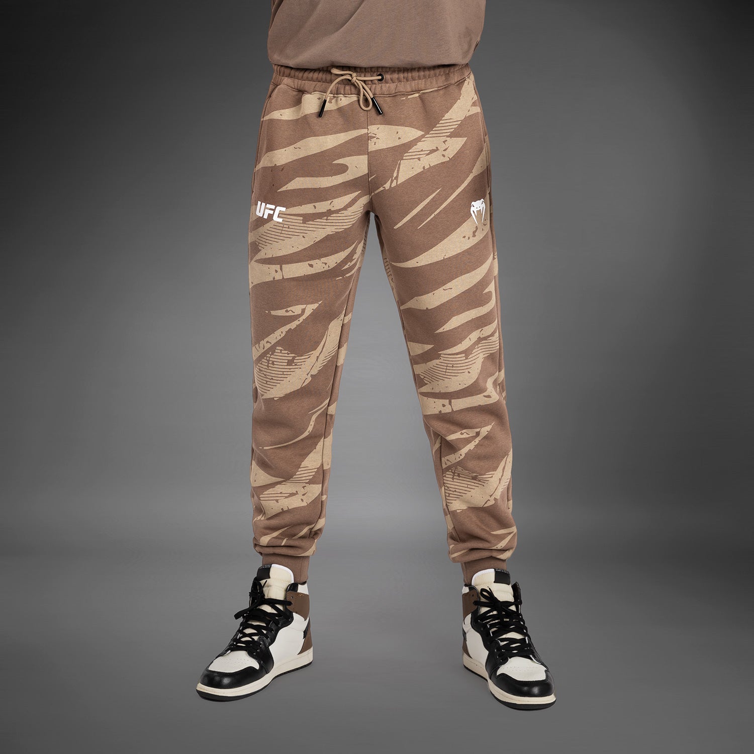 Pantalon pour Hommes UFC Adrenaline by Venum Fight Week - Desert Camo - product-type_Pantalons de jogging