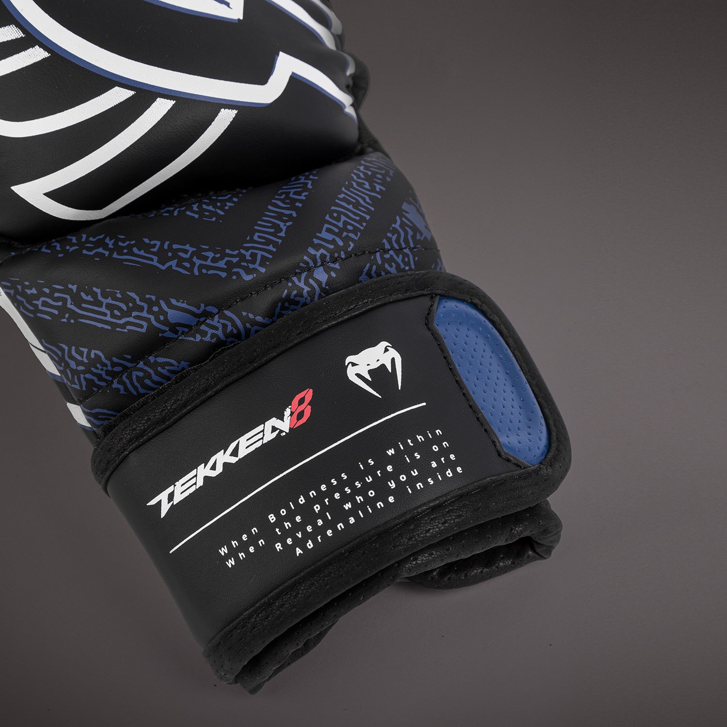 Gants de Sparring MMA Venum x TEKKEN 8 - Jin Kazama - Bleu/Noir/Blanc - product-type_Gants de Sparring