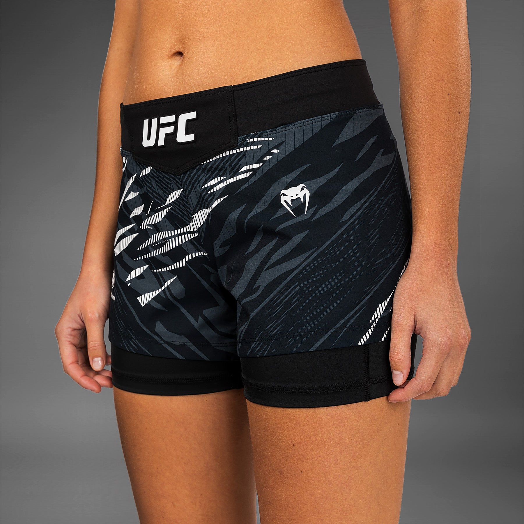 Shorts de Combat pour Femmes UFC Fusion by Venum Authentic Fight Night - Noir - product-type_Shorts de MMA