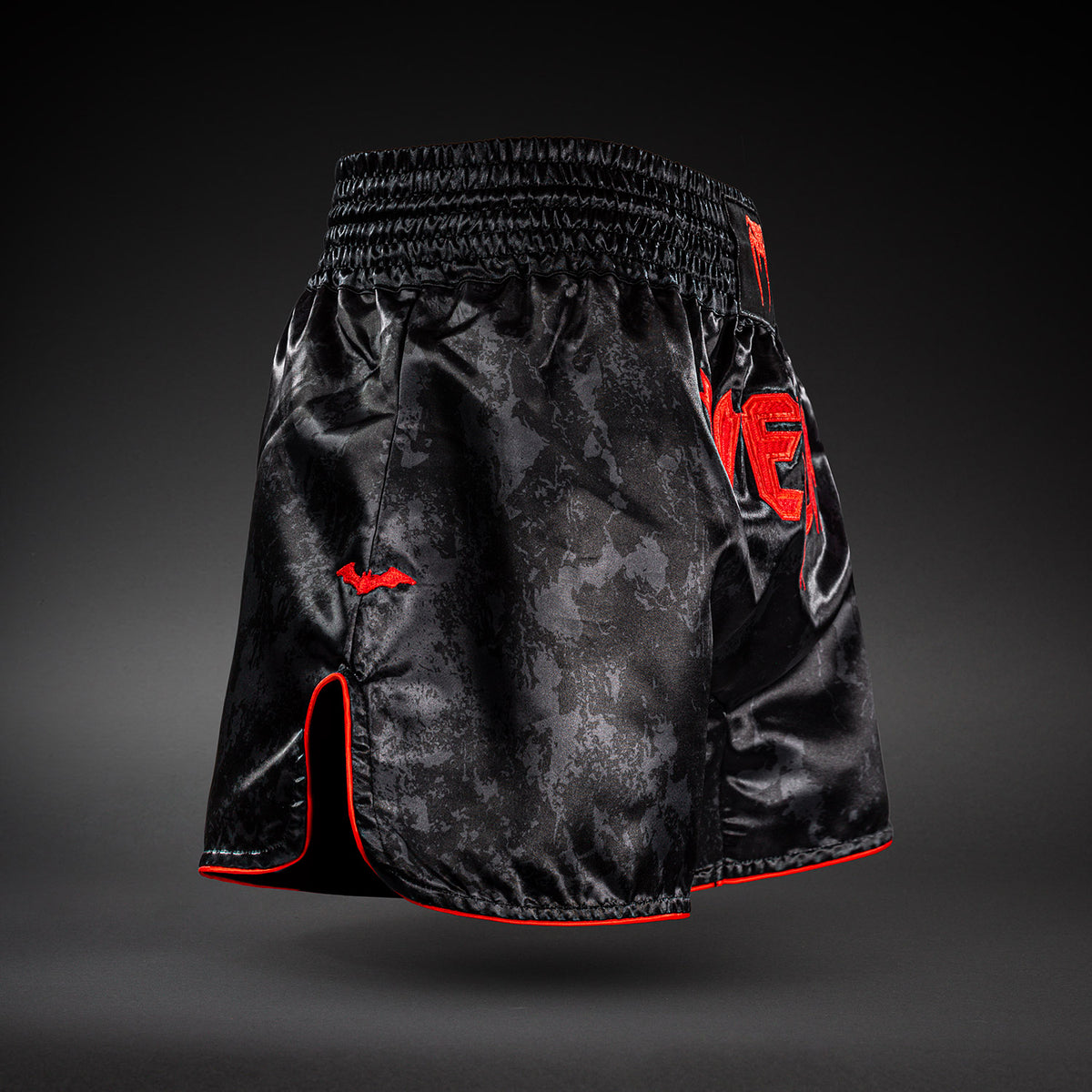 Short de Muay Thaï Venum x Batman - Noir/Rouge
