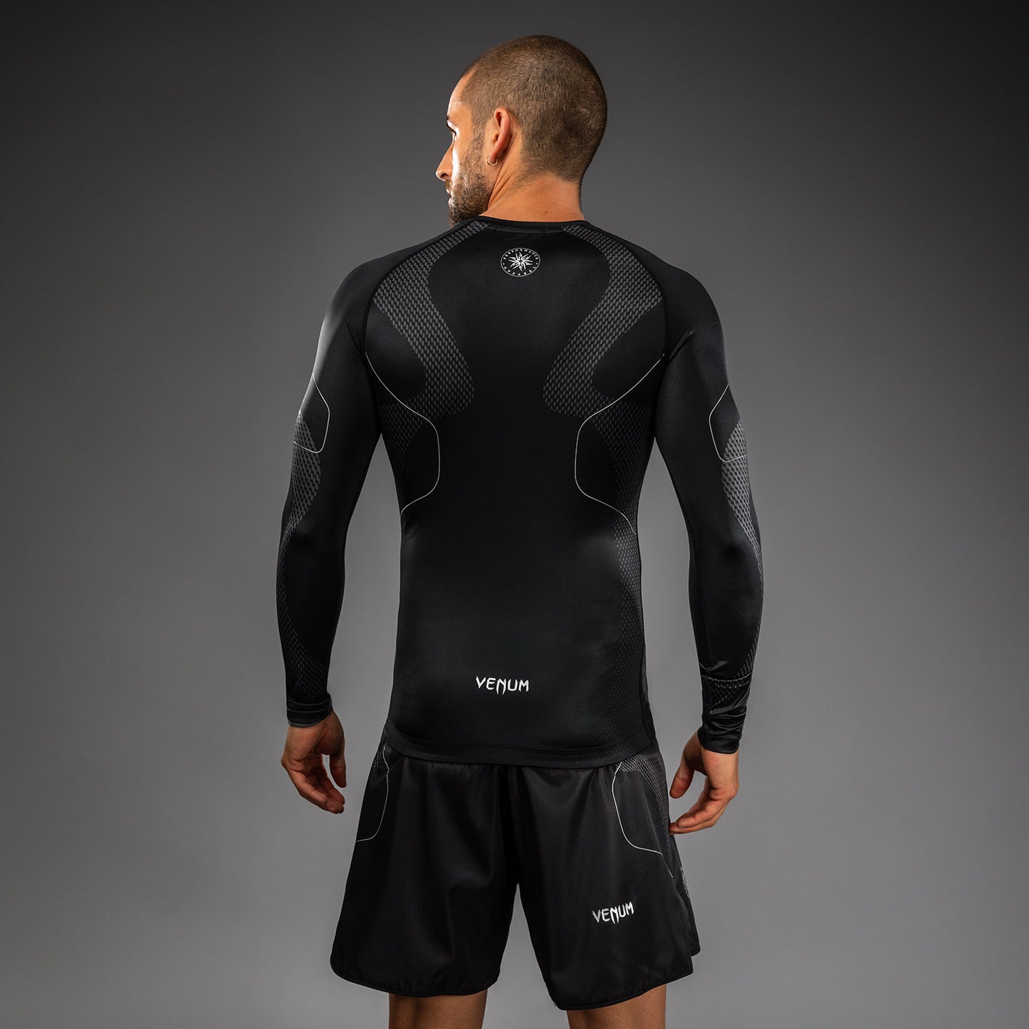 Rashguard Manches Longues Venum Nexus – Noir/Argent - product-type_T-Shirts de Compression
