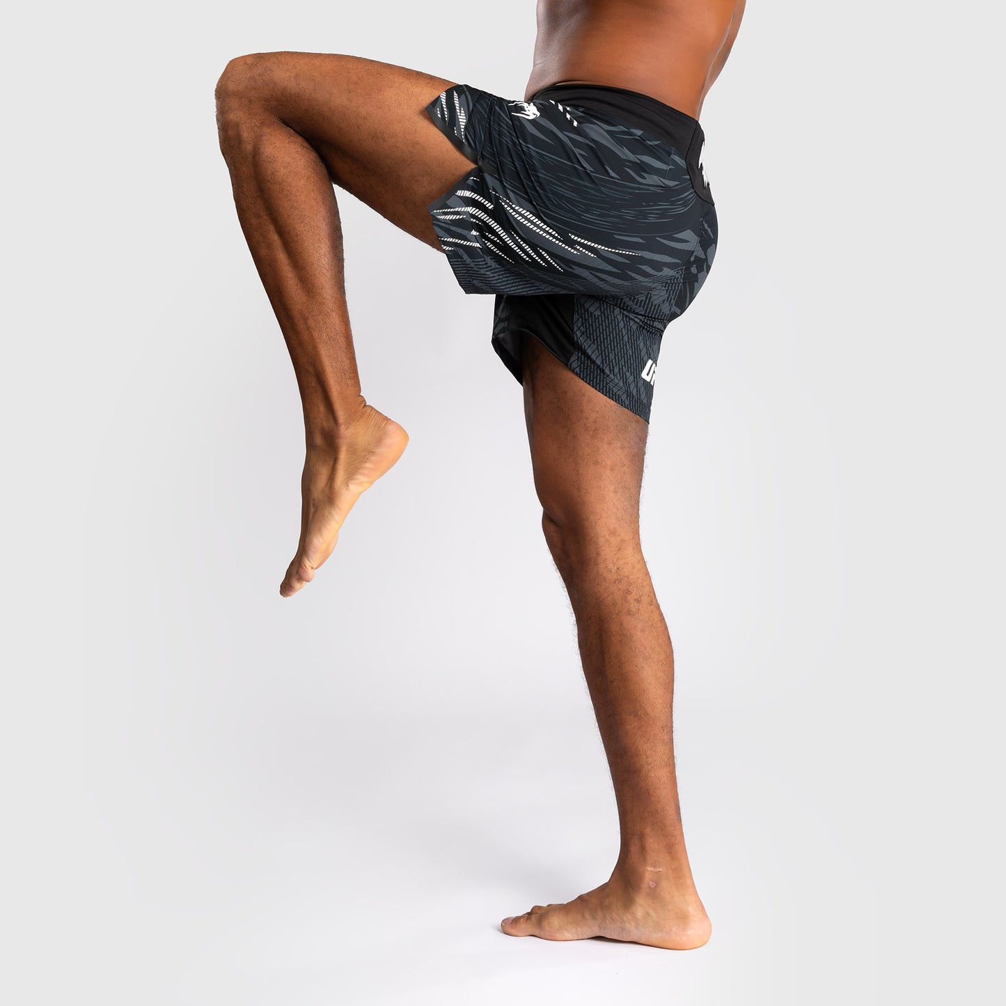 Shorts de Combat pour Hommes UFC Fusion by Venum Personnalisé Authentic Fight Night - Coupe Courte - Noir - product-type_Shorts de MMA