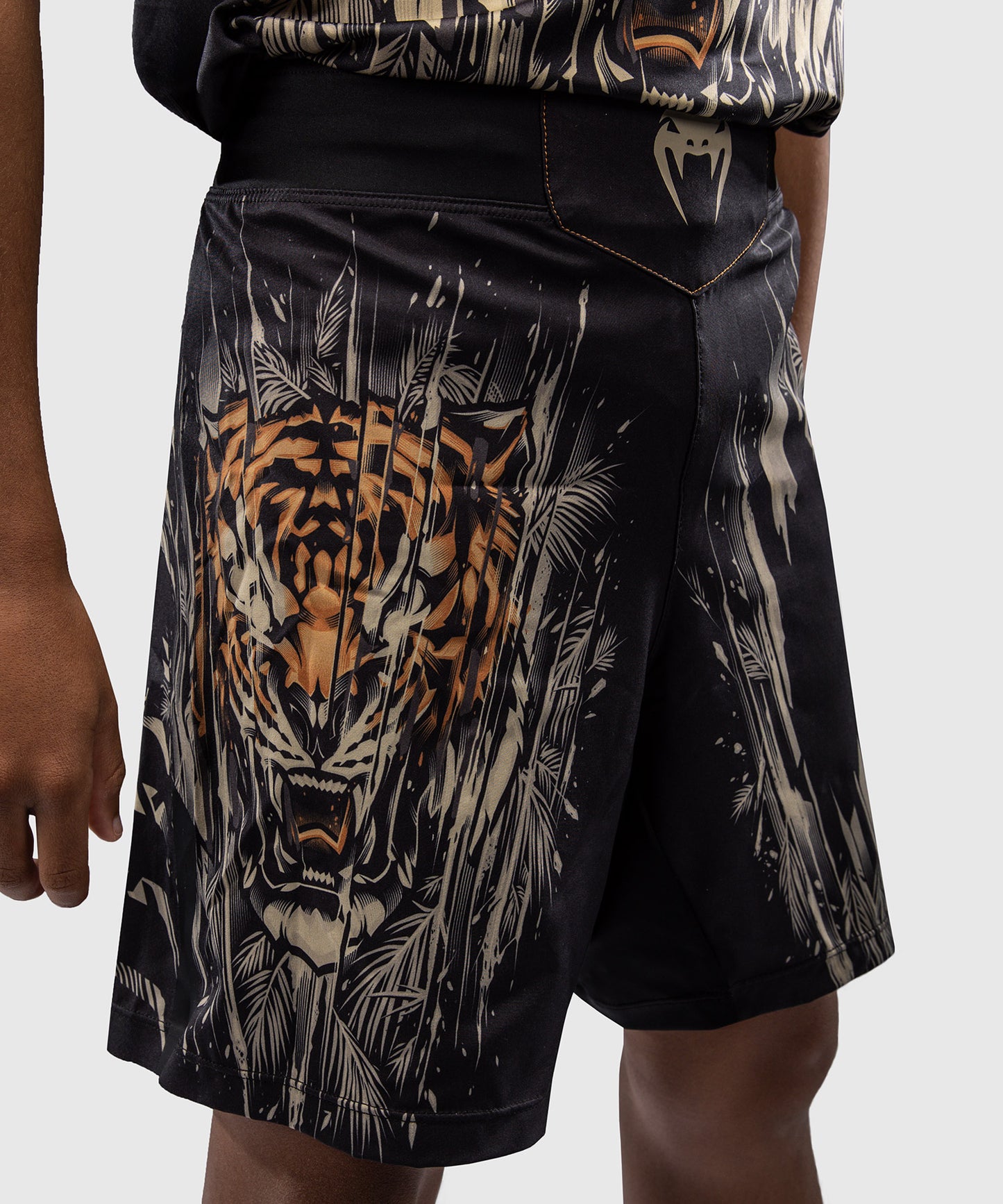 Short de Combat Venum Tiger pour Enfants - Noir/Orange Néon - product-type_Shorts de MMA