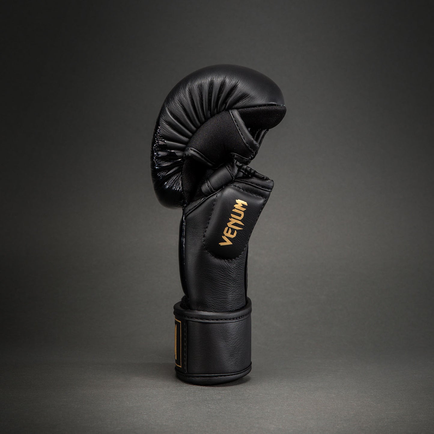 Gants de Sparring en Cuir Venum Attack 2.0 – Noir/Or