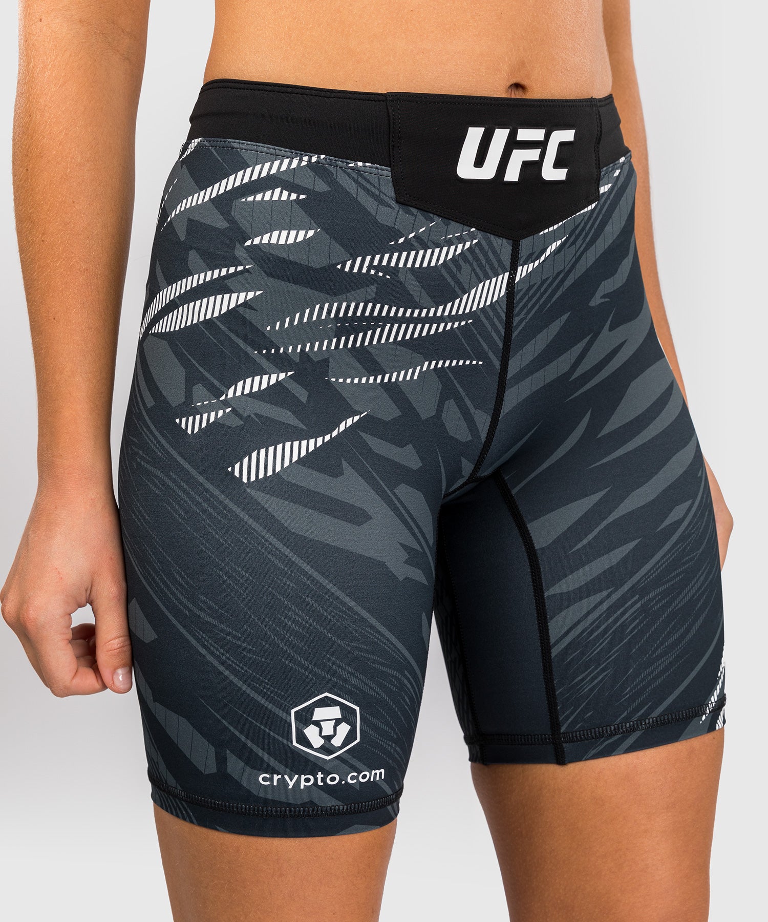 Short de compression pour Femmes UFC Fusion by Venum Authentic Fight Night - Coupe Longue - Noir - product-type_Shorts de compression