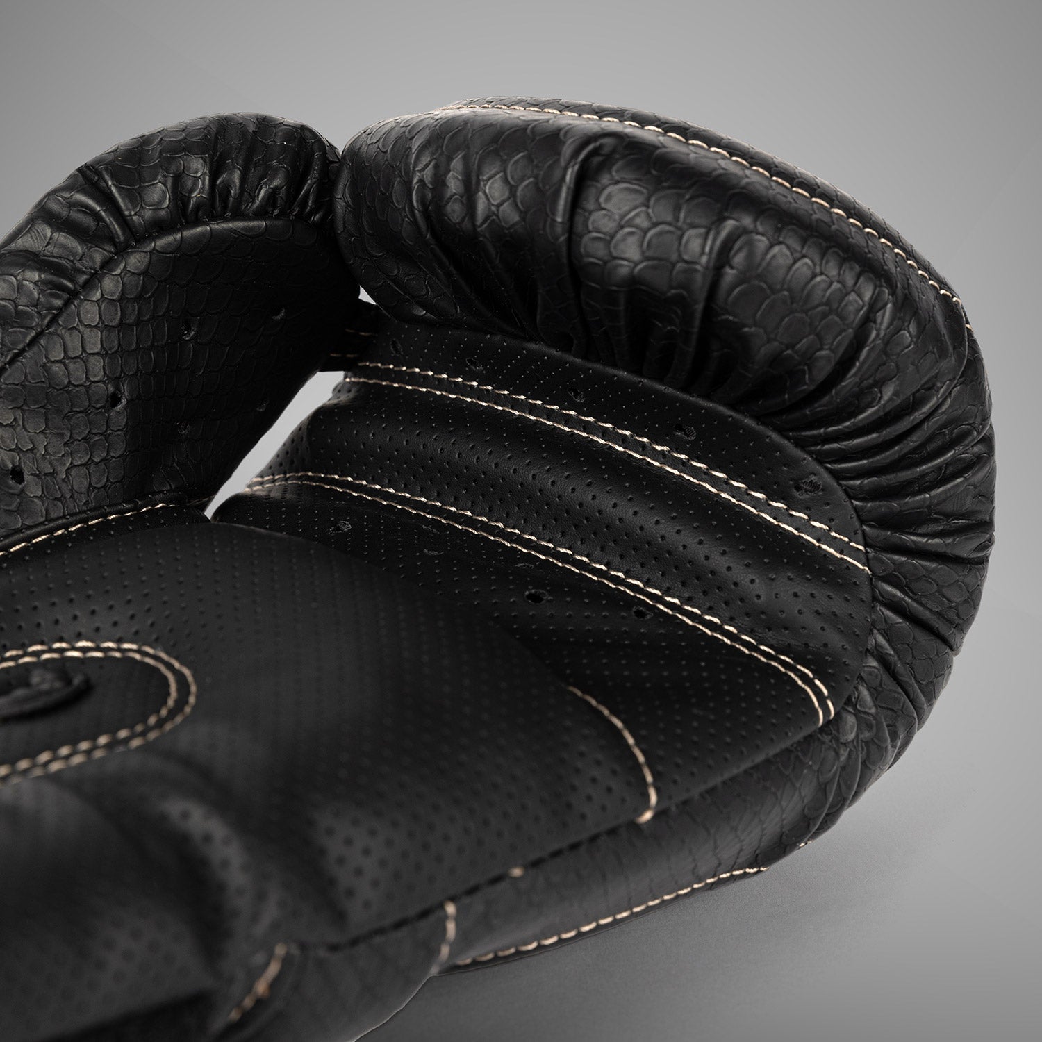Gants de Boxe Venum Impact Evo Scales – Noir - product-type_Gants de boxe
