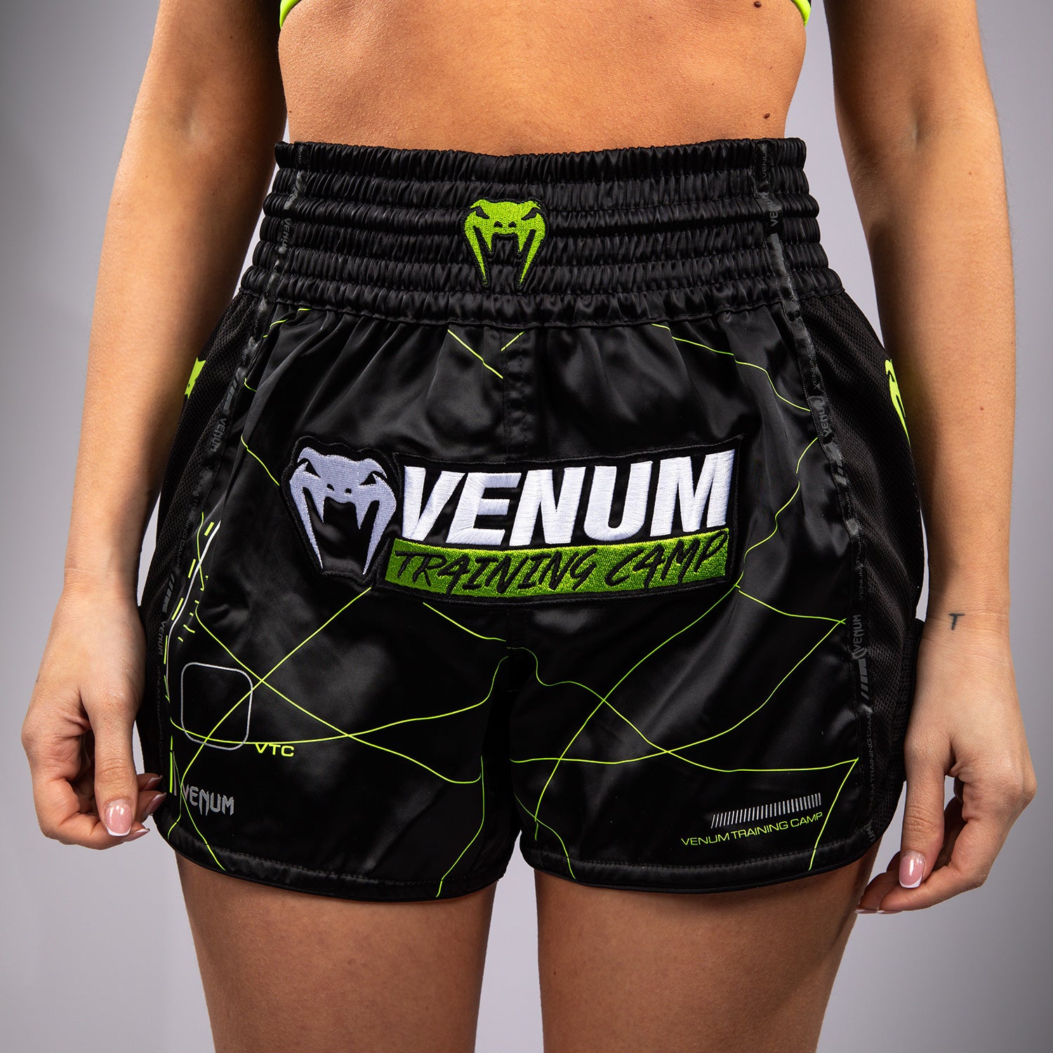 Short de Muay Thai Venum Training Camp 4.0 - Noir/Vert Fluo - product-type_Shorts de Muay Thai