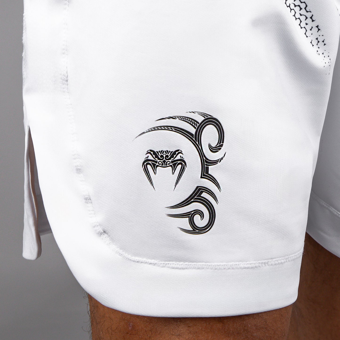 Short de Boxe Venum x Mike Tyson Tiger - Blanc Optique/Noir Profond