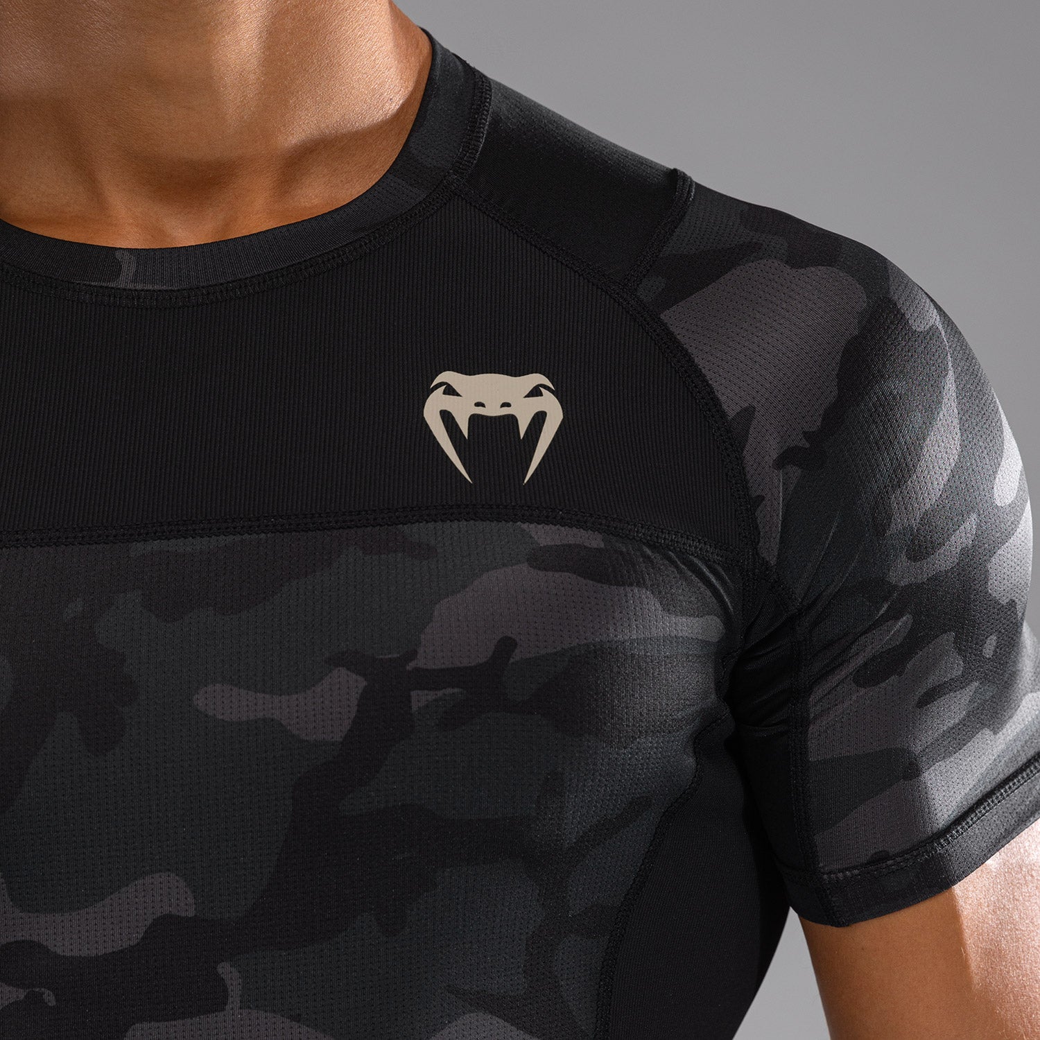 Rashguard à Manches Courtes Venum G-Fit Air pour Hommes - Camo Urban - product-type_T-Shirts de Compression