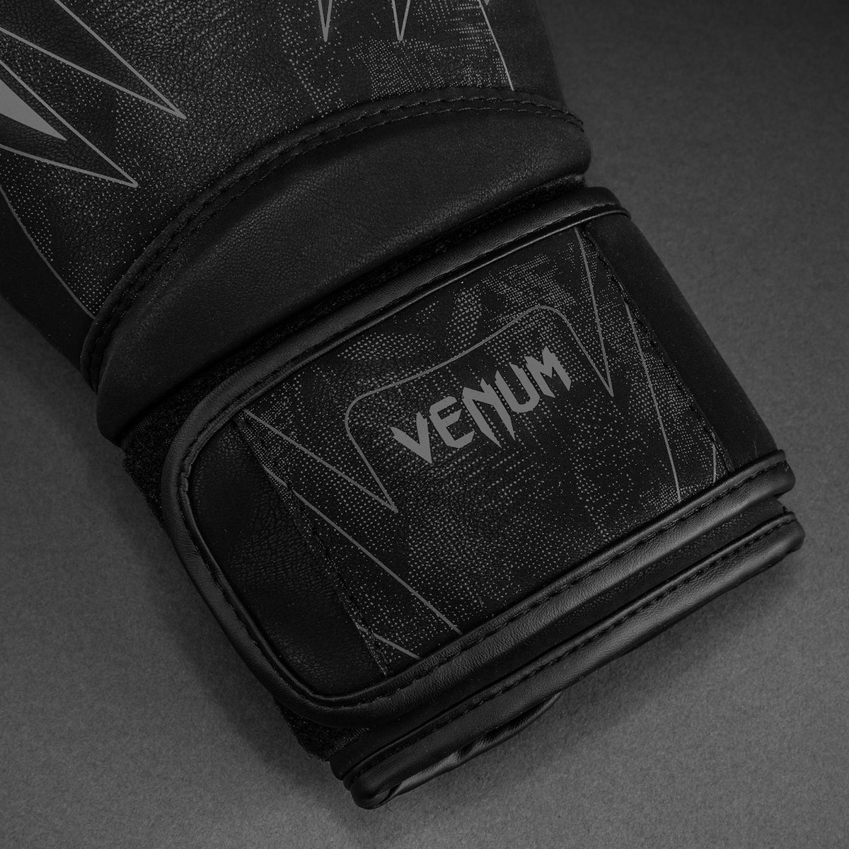 Gants de boxe Impact Venum Amazonia Reborn - Noir/Gris