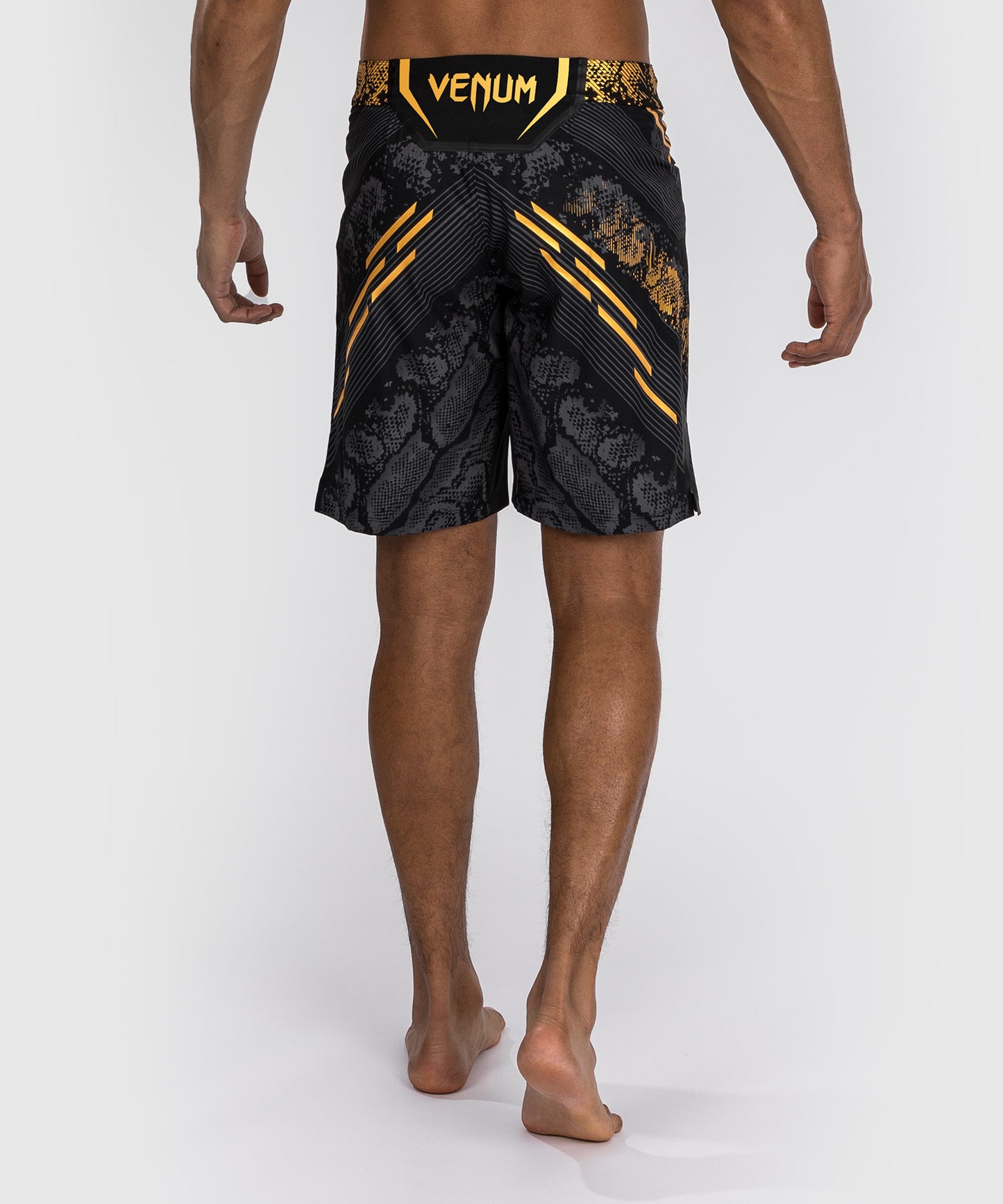 Short de combat personnalisé Coupe longue pour Hommes UFC Adrenaline by Venum Authentic Fight Night – Noir/Or - Shorts de MMA