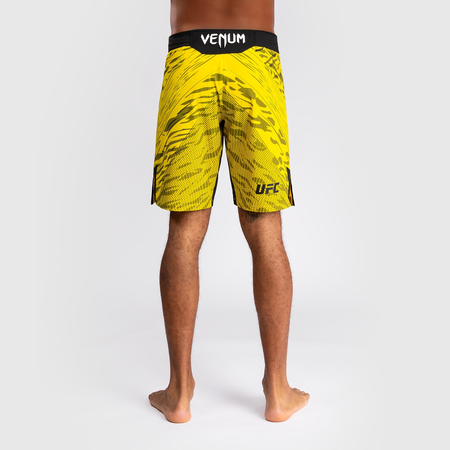 Shorts de Combat pour Hommes UFC Fusion by Venum Authentic Fight Night - Coupe Longue - Jaune - product-type_Shorts de MMA