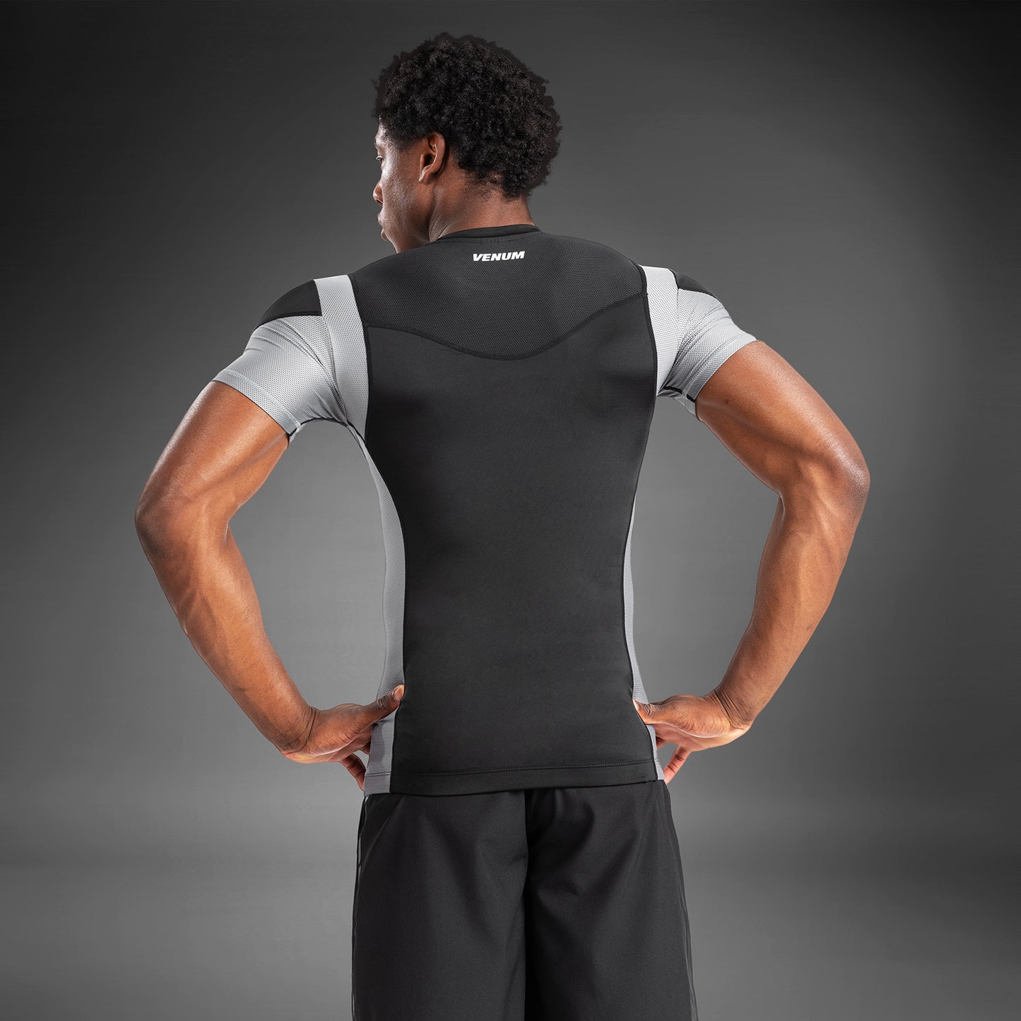 Rashguard À Manches Courtes pour Hommes Venum Tempest - Noir/Gris - product-type_T-Shirts de Compression