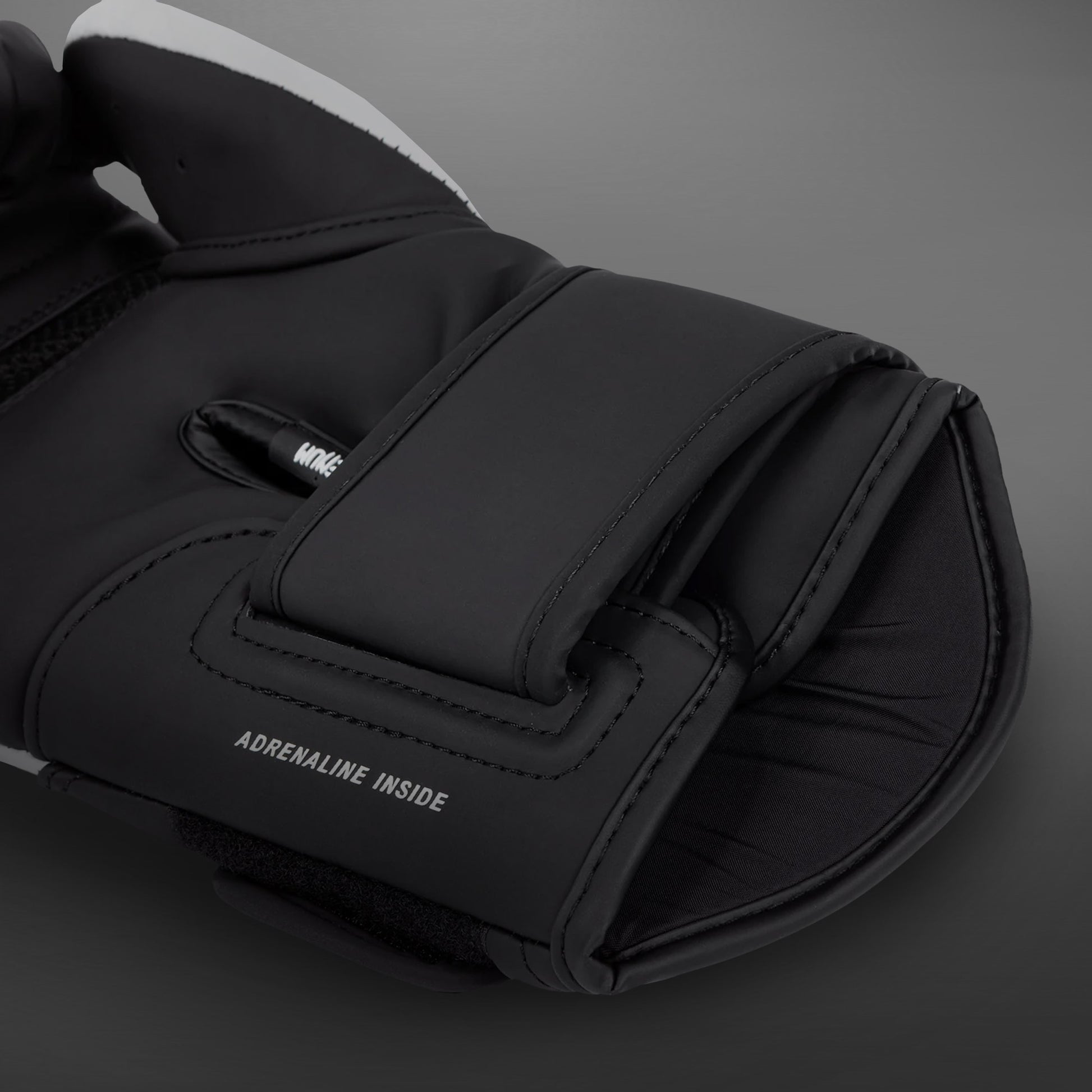 Gants de boxe Venum Challenger 4.0 - Noir/Blanc - product-type_Gants de boxe
