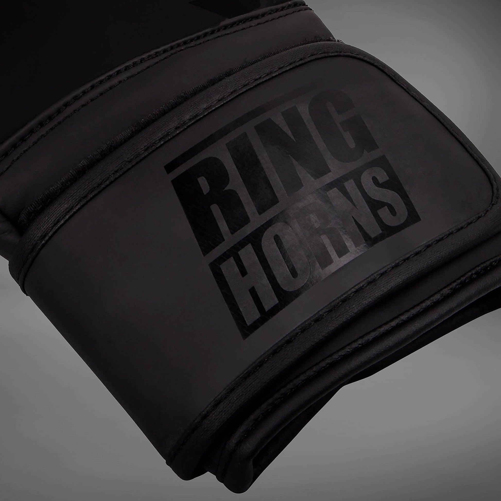 Gants de boxe Ringhorns Charger by Venum - Noir/Noir - product-type_Gants de boxe