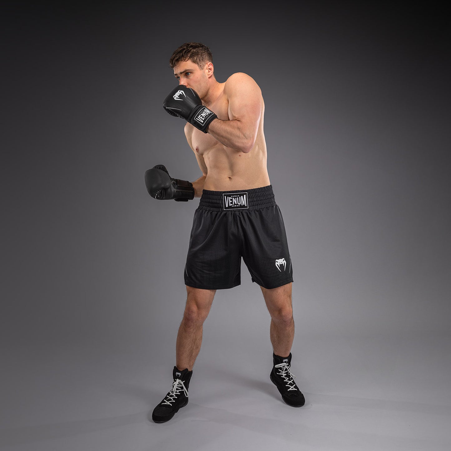 Short de Boxe Venum Stealth – Noir/Blanc - product-type_Shorts de boxe