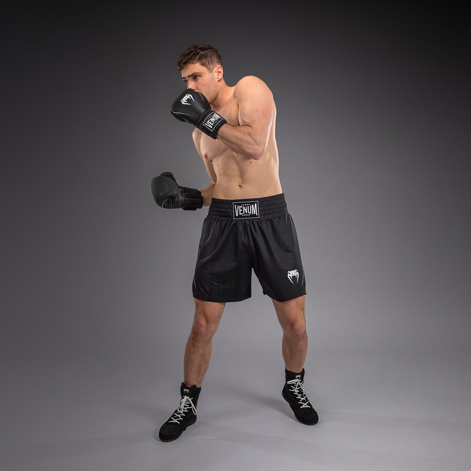 Short de Boxe Venum Stealth – Noir/Blanc - product-type_Shorts de boxe