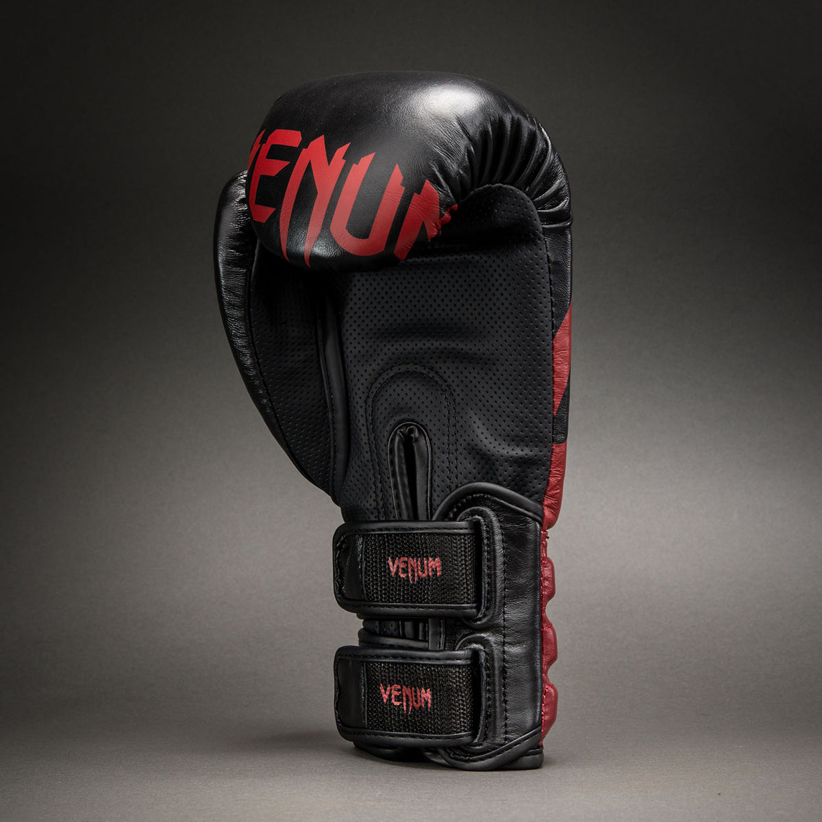 Gants de Boxe Venum Reverso – Noir/Rouge