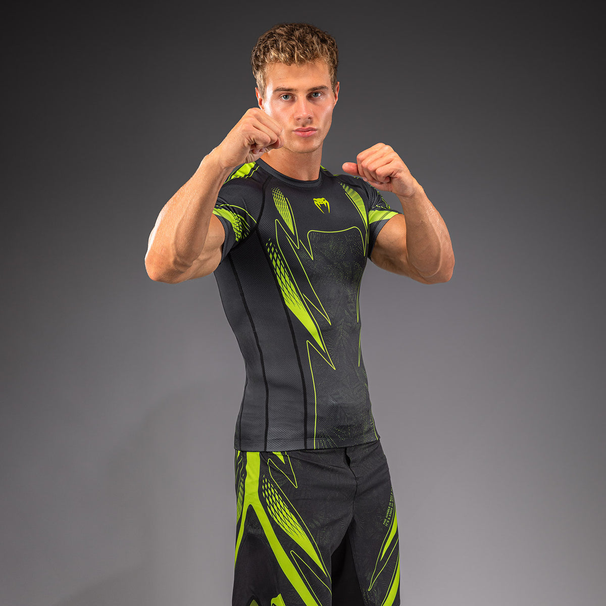 Rashguard à manches courtes Venum Amazonia Reborn - Noir/Vert