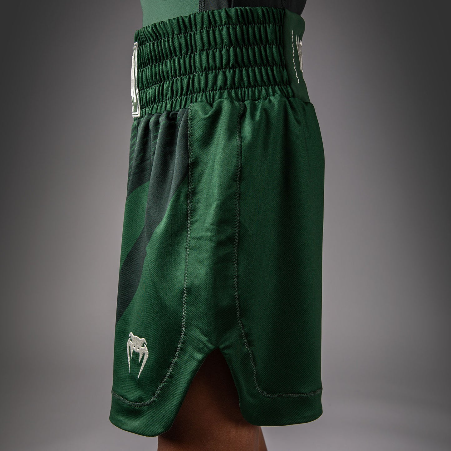 Short de Boxe Enfant Venum Attack - Vert Forêt/Blanc Cassé - product-type_Shorts de boxe
