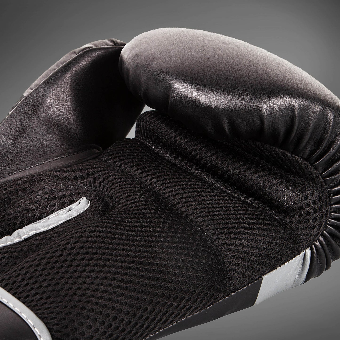 Gants de boxe Ringhorns Charger by Venum - Noir - product-type_Gants de boxe