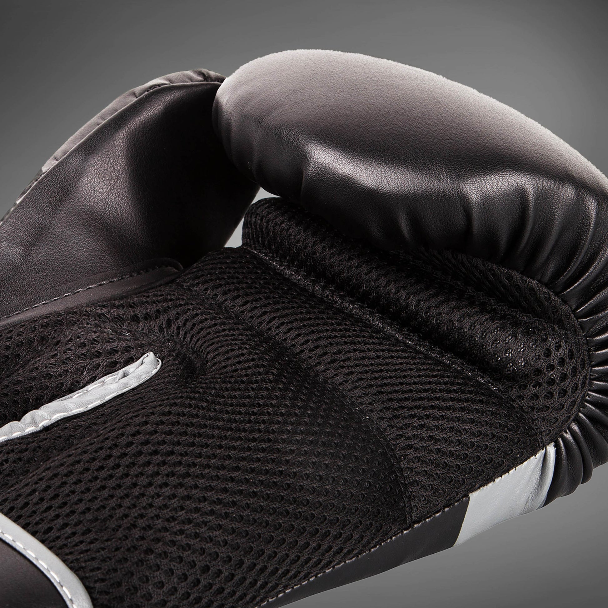 Gants de boxe Ringhorns Charger by Venum - Noir - product-type_Gants de boxe