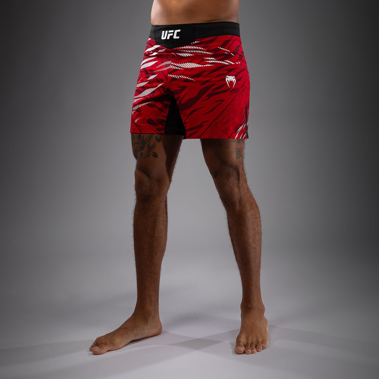 Shorts de Combat pour Hommes UFC Fusion by Venum Authentic Fight Night - Coupe Courte - Rouge - product-type_Shorts de MMA