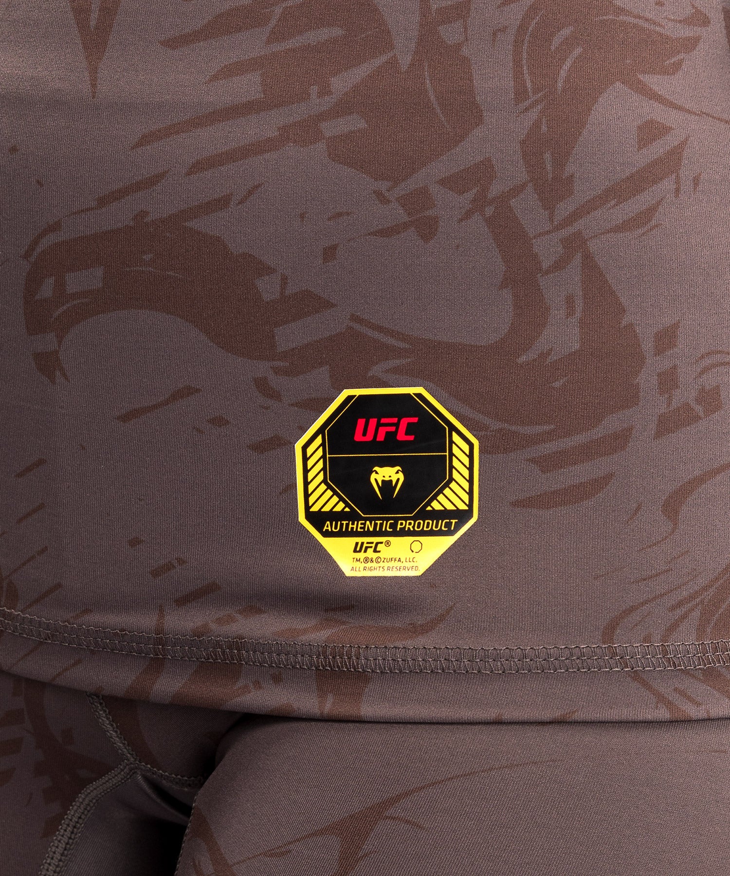 Rashguard Performance à Manches Longues pour Femmes UFC Fusion by Venum Fight Week - Marron Terrestre - product-type_T-Shirts de Compression