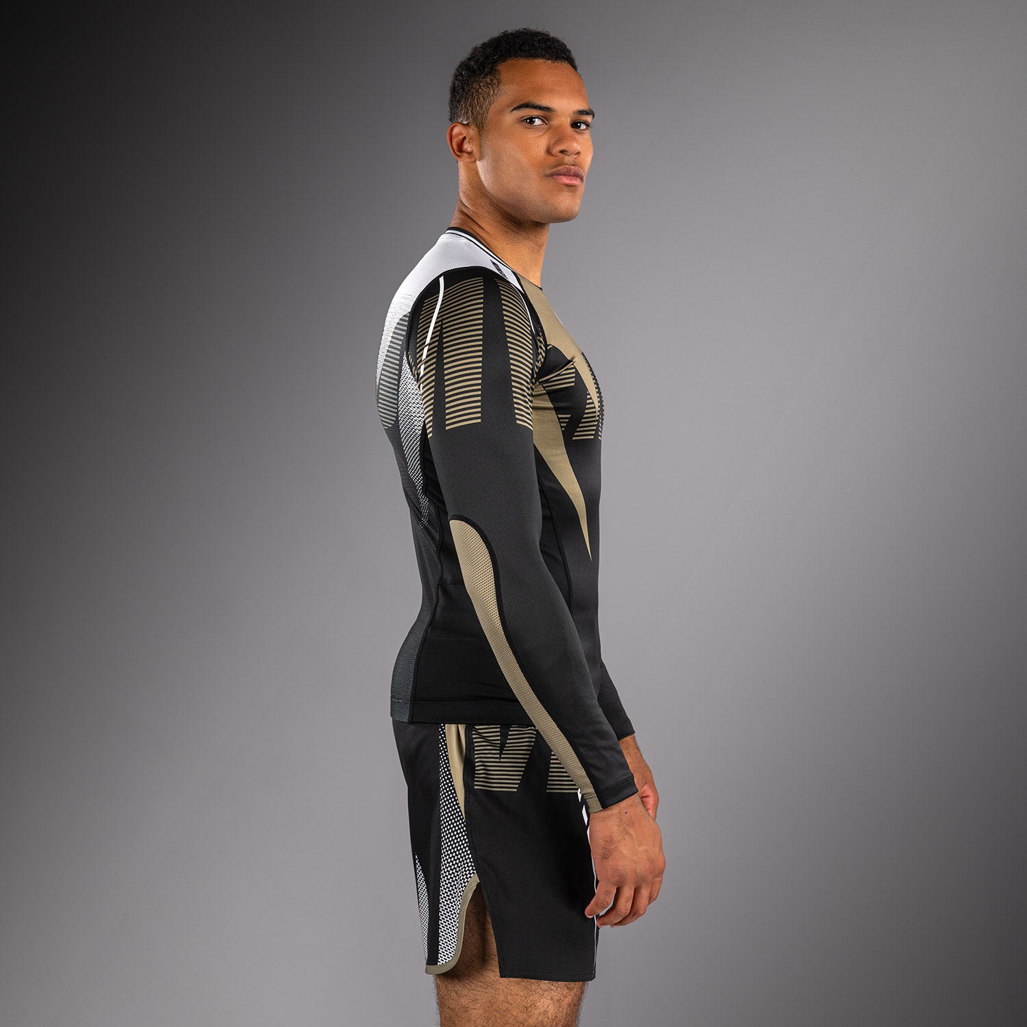 Rashguard Manches Longues Venum Adrenaline – Noir/Sable - product-type_T-Shirts de Compression