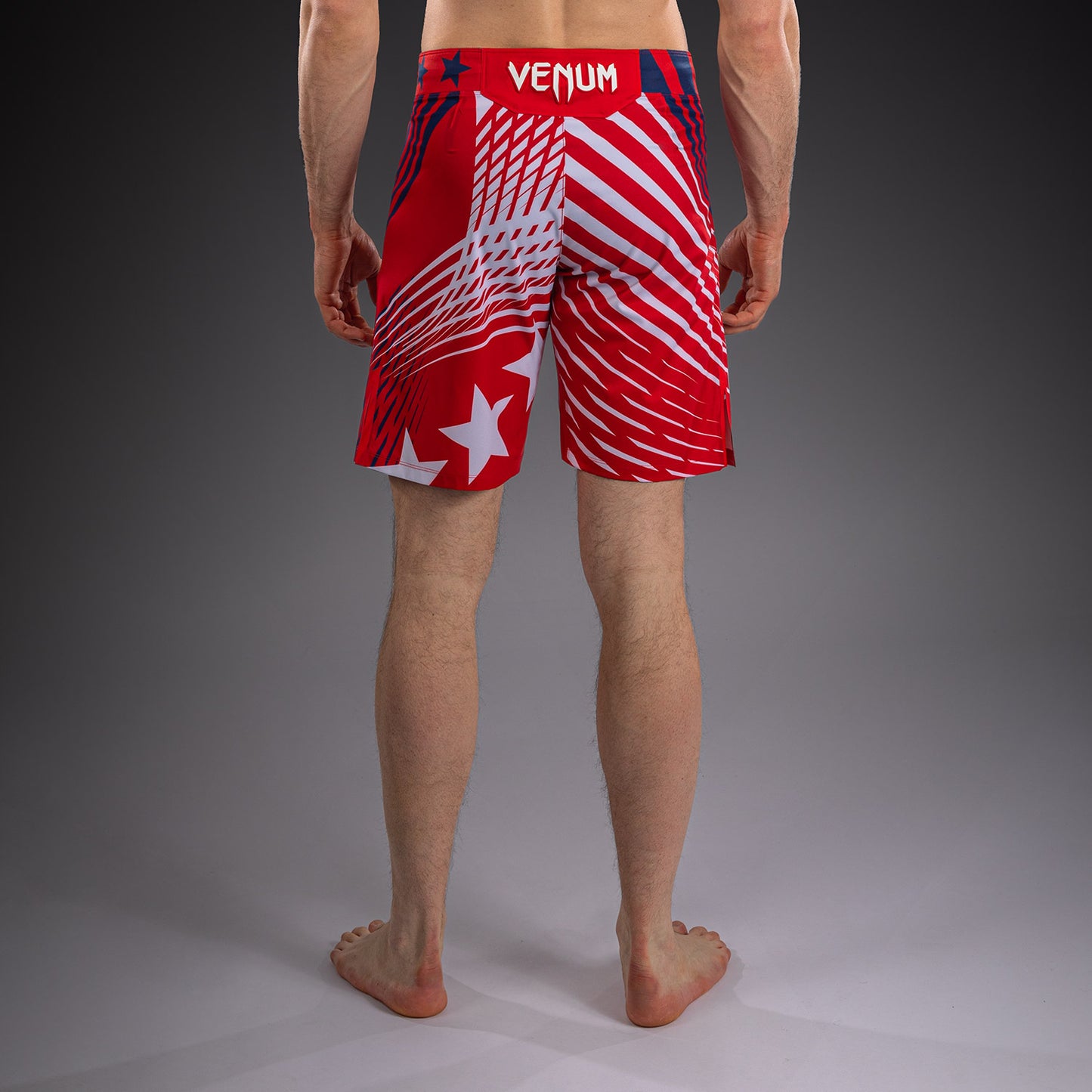 Official UFC Freedom 250 by Venum Authentic Fight Night Short de combat coupe longue pour homme - Rouge - product-type_Shorts de MMA