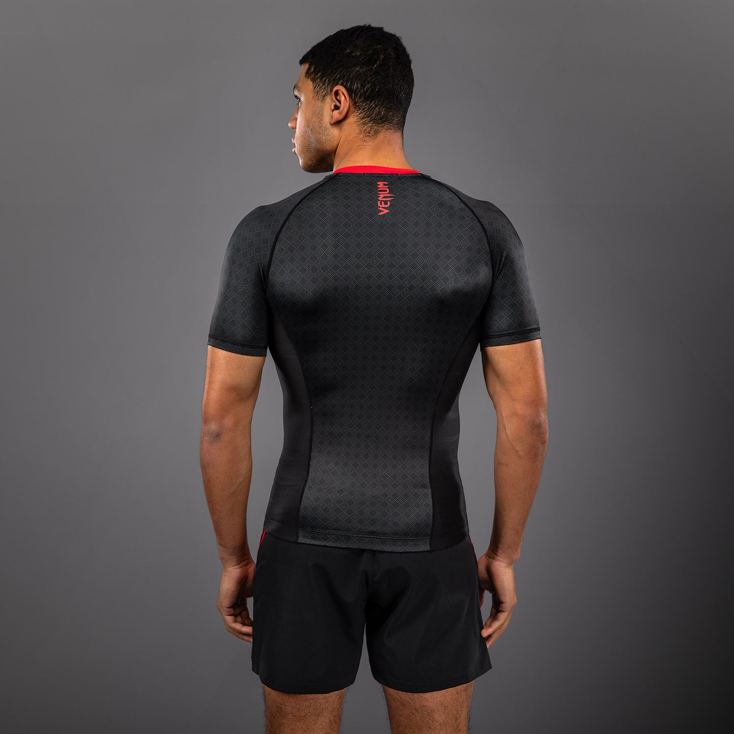 Rashguard à Manches Courtes Venum x Roger Gracie Signature - Noir/Rouge - product-type_T-Shirts de Compression
