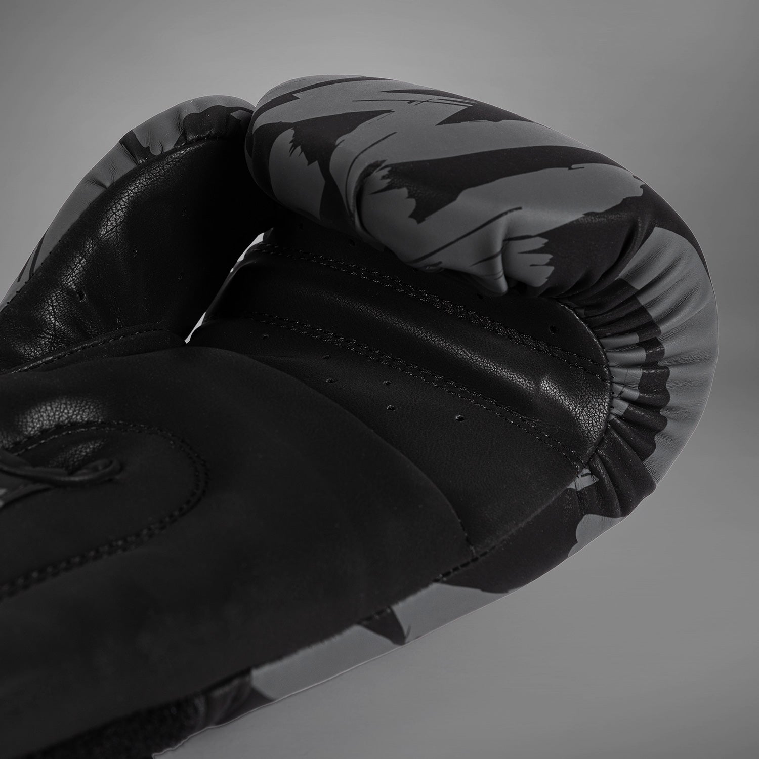 Gants de Boxe Venum Graffiti - Urban Charcoal - product-type_Gants de boxe