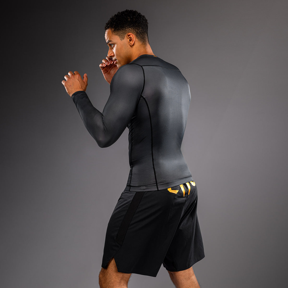 Rashguard manches longues Venum Attack - Noir/Or