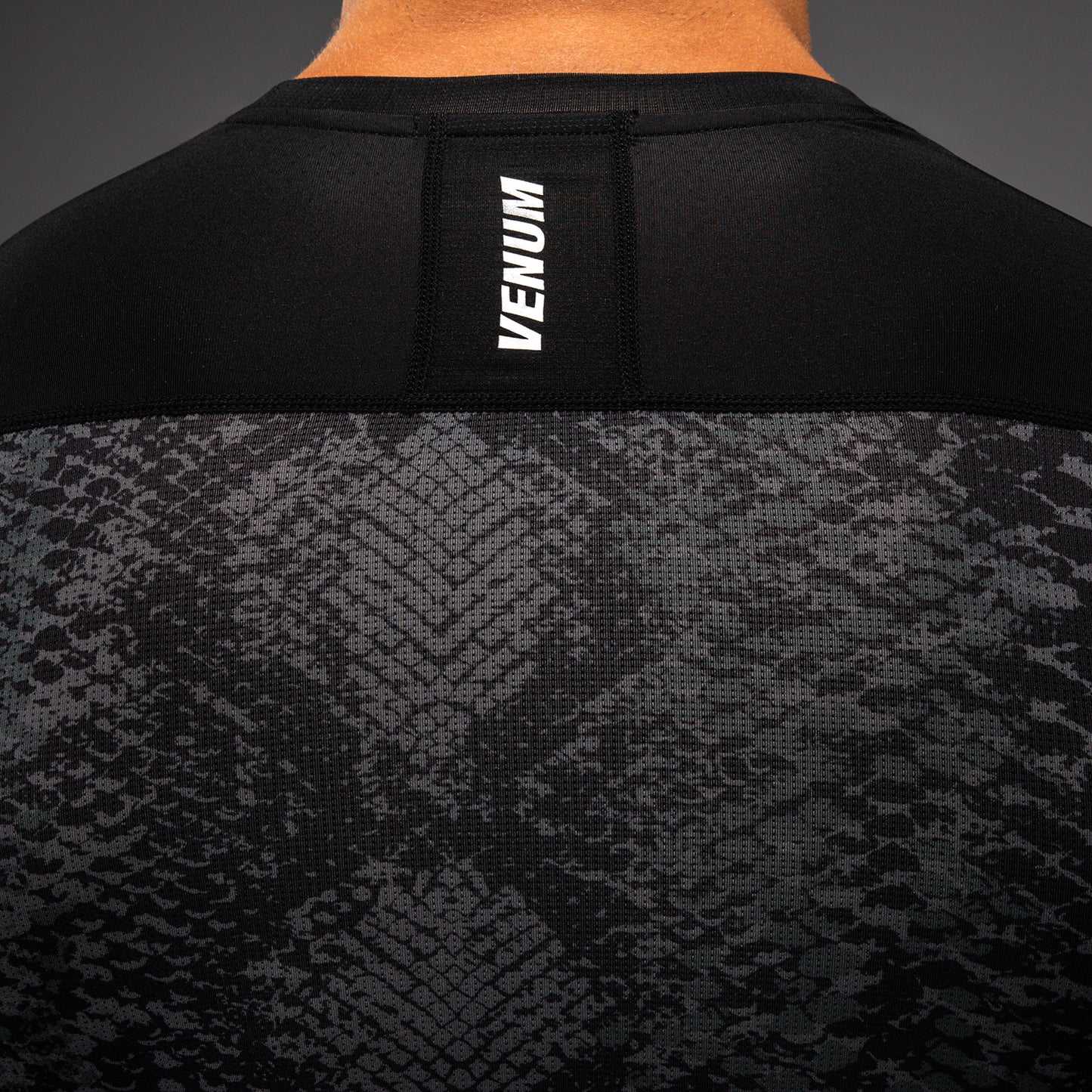 Rashguard à Manches Longues Venum G-Fit Scales – Noir/Gris Charbon