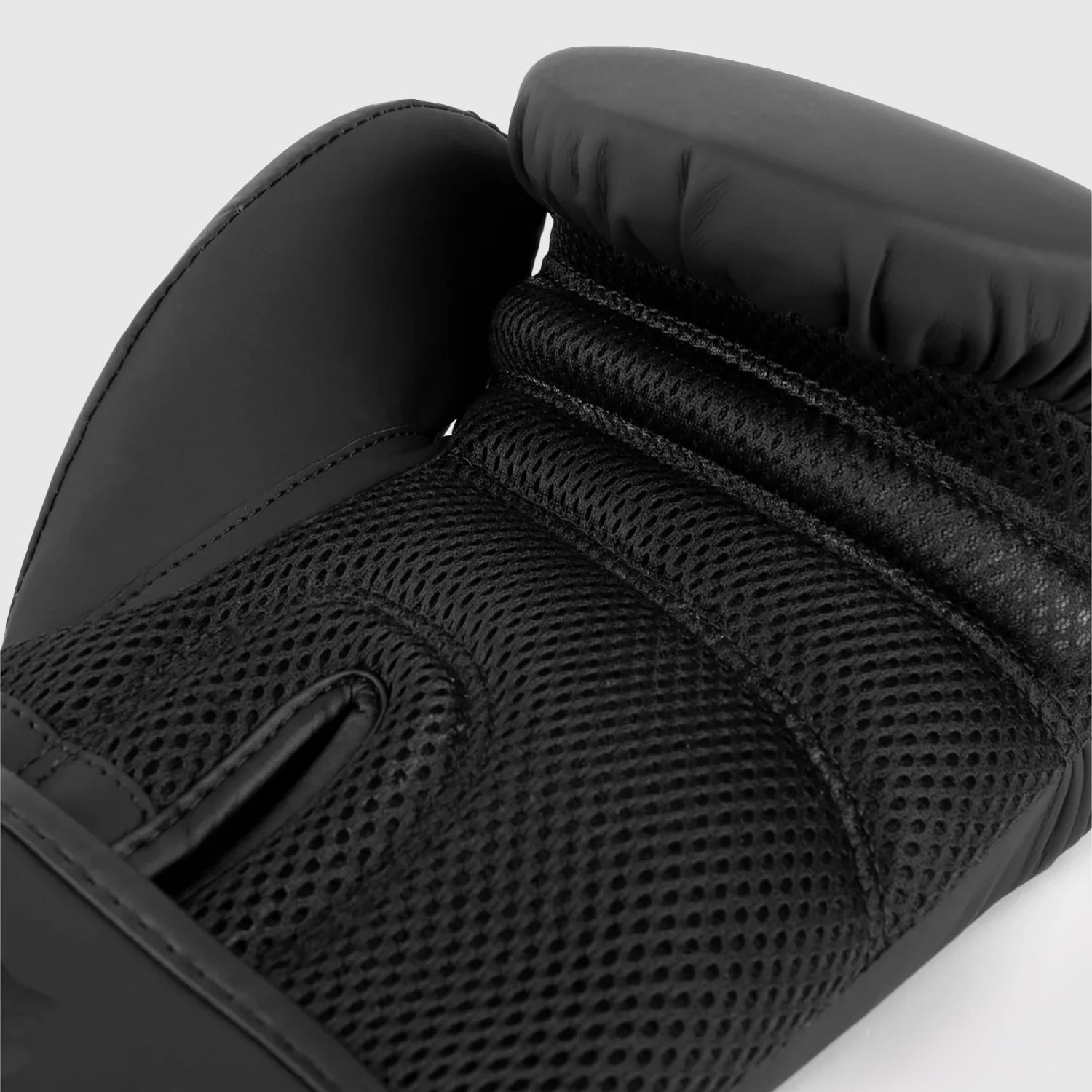 Gants de boxes Venum Classic - Noir/Noir Edition WLMT - product-type_Gants de boxe