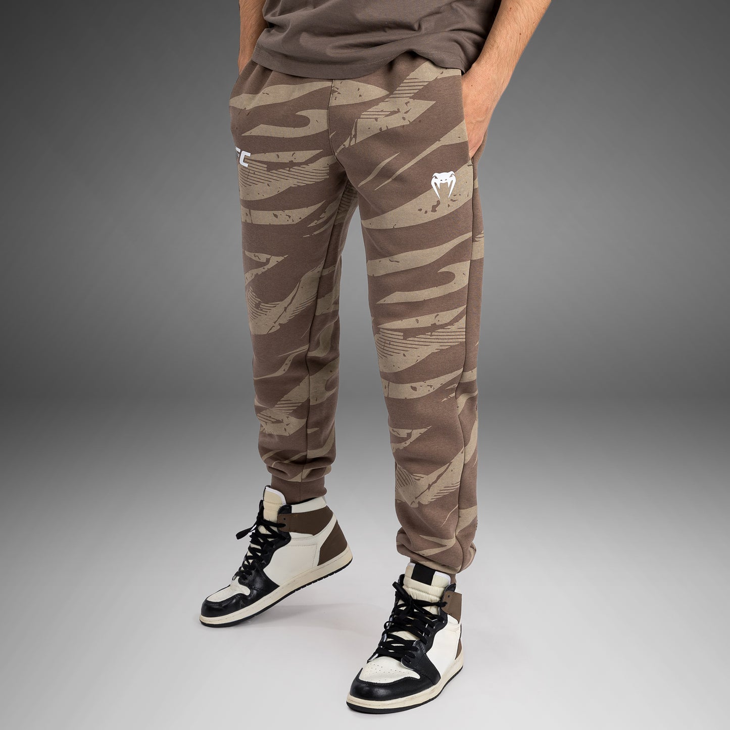 Pantalon pour Hommes UFC Adrenaline by Venum Fight Week - Desert Camo - product-type_Pantalons de jogging