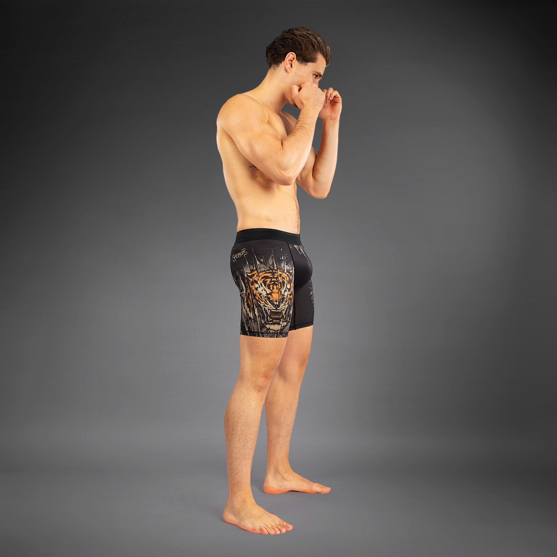 Short de compression Venum Tiger pour Hommes - Noir/Orange Néon - product-type_Shorts de compression