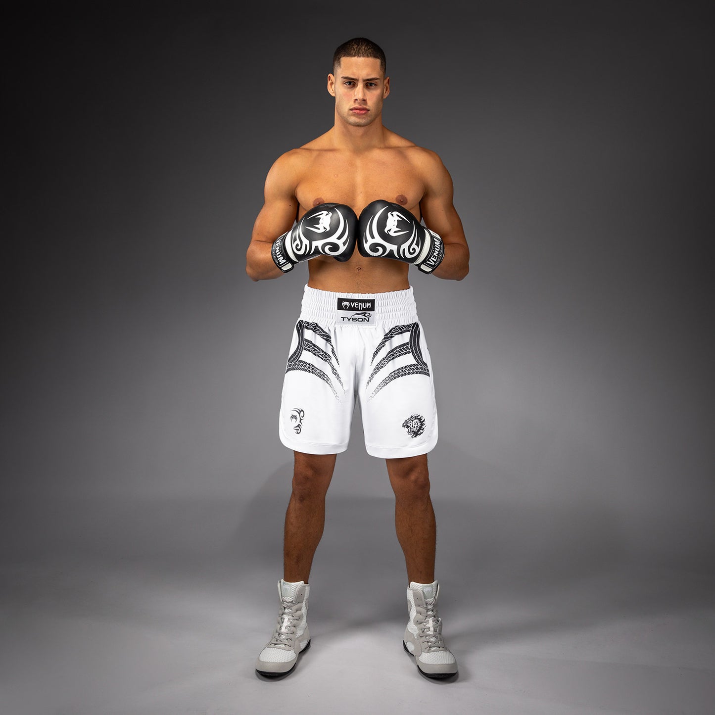 Short de Boxe Venum x Mike Tyson Tiger - Blanc Optique/Noir Profond