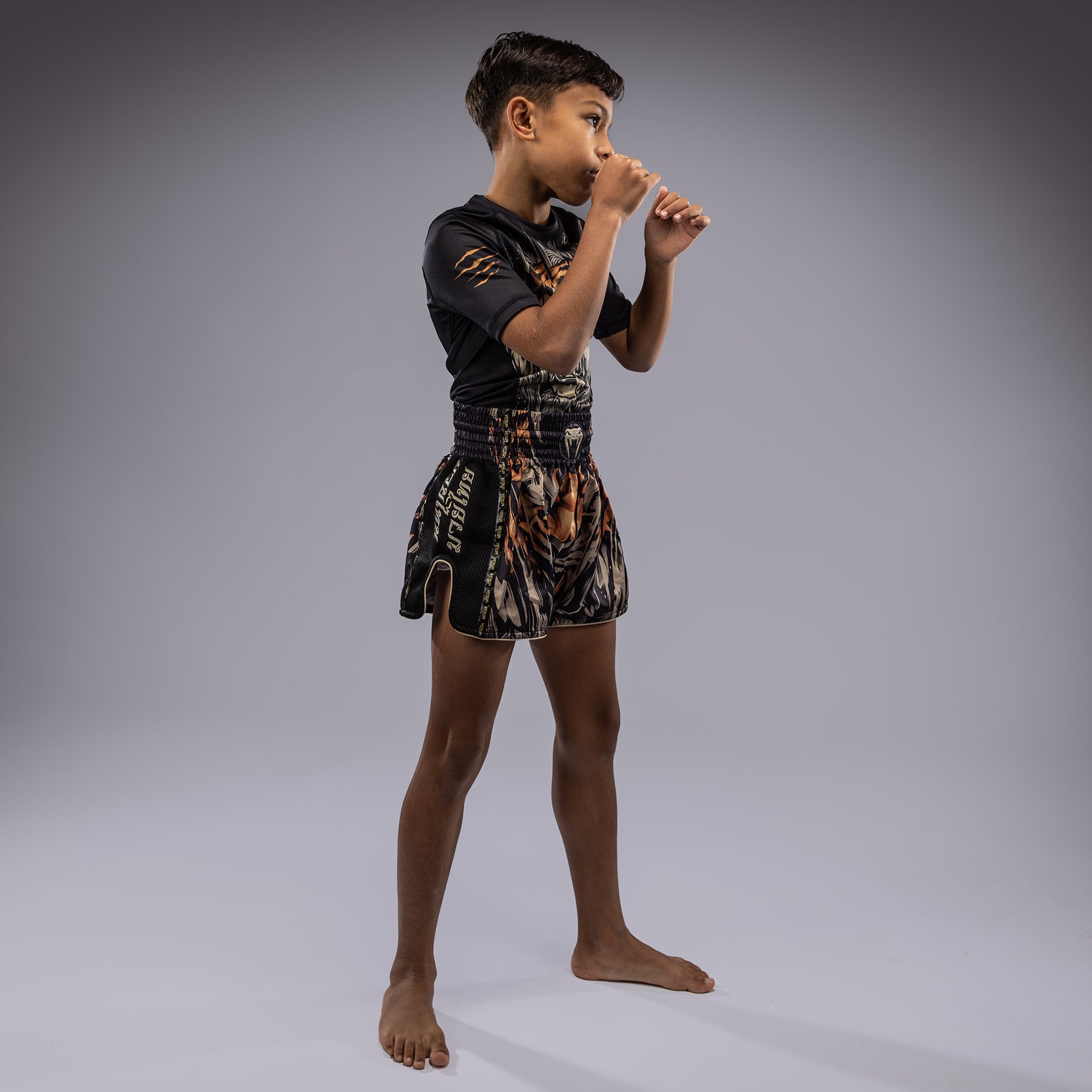 Short Muay Thai Venum Tiger pour Enfants - Noir/Orange Néon - product-type_Shorts de Muay Thai