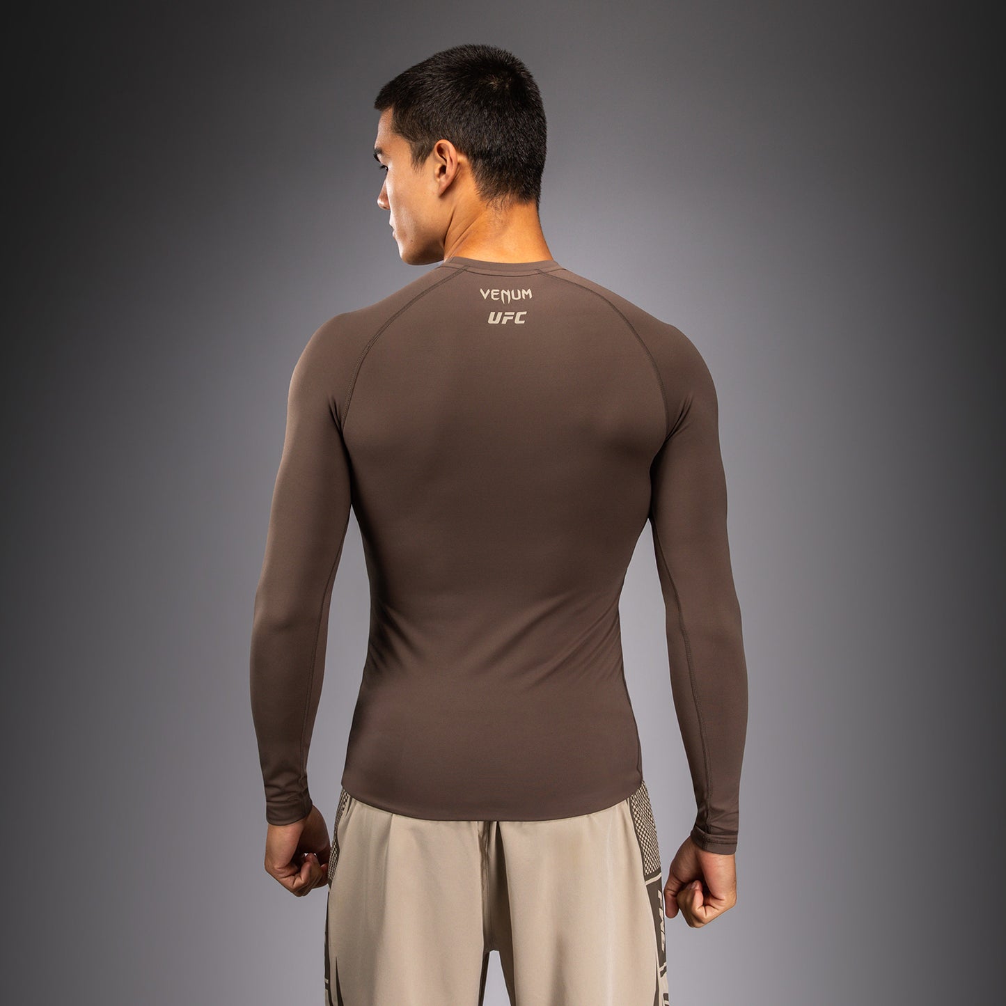 Rashguard à Manches Longues Technique pour Homme Venum UFC Unity by Venum Authentic Fight Week - Marron