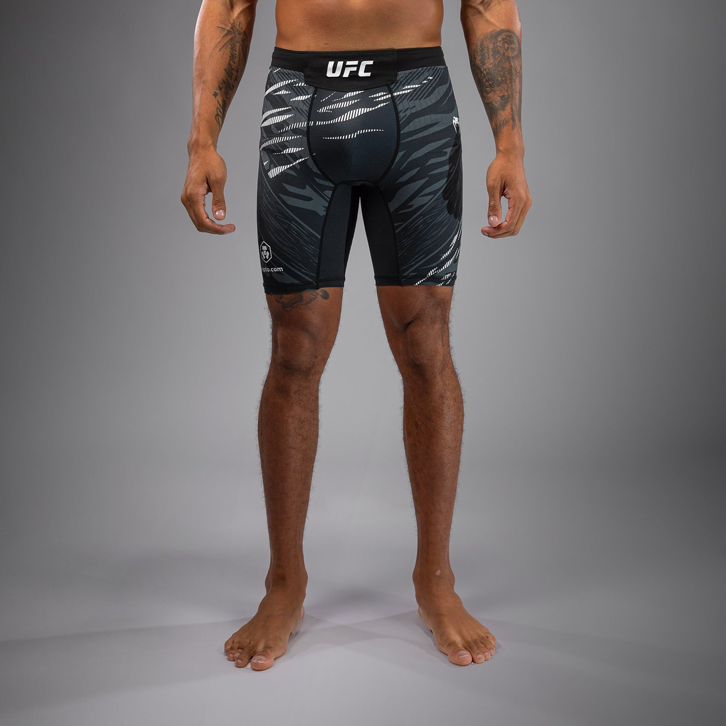 Shorts Vale Tudo pour Hommes UFC Fusion by Venum Personnalisé Authentic Fight Night - Noir - product-type_Shorts de MMA