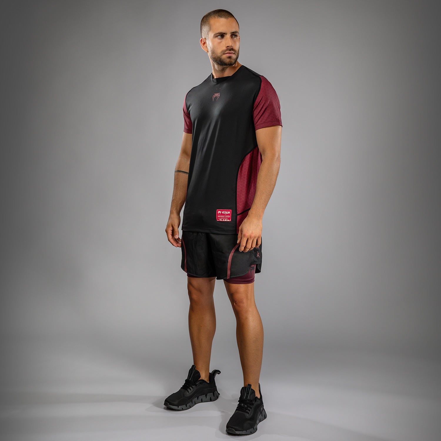 T-shirt Dry-Tech pour Hommes Venum x Assassin’s Creed Shadows - Bordeaux/Noir - product-type_T-Shirts Dry Tech