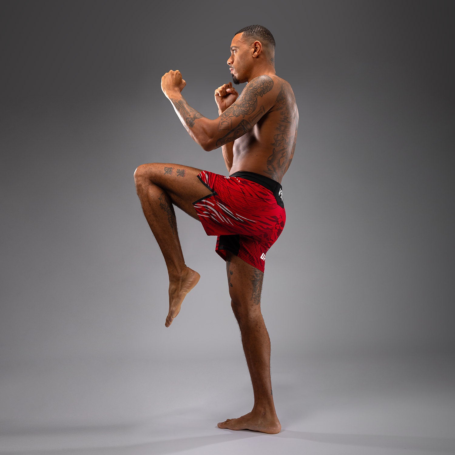 Shorts de Combat pour Hommes UFC Fusion by Venum Authentic Fight Night - Coupe Courte - Rouge - product-type_Shorts de MMA