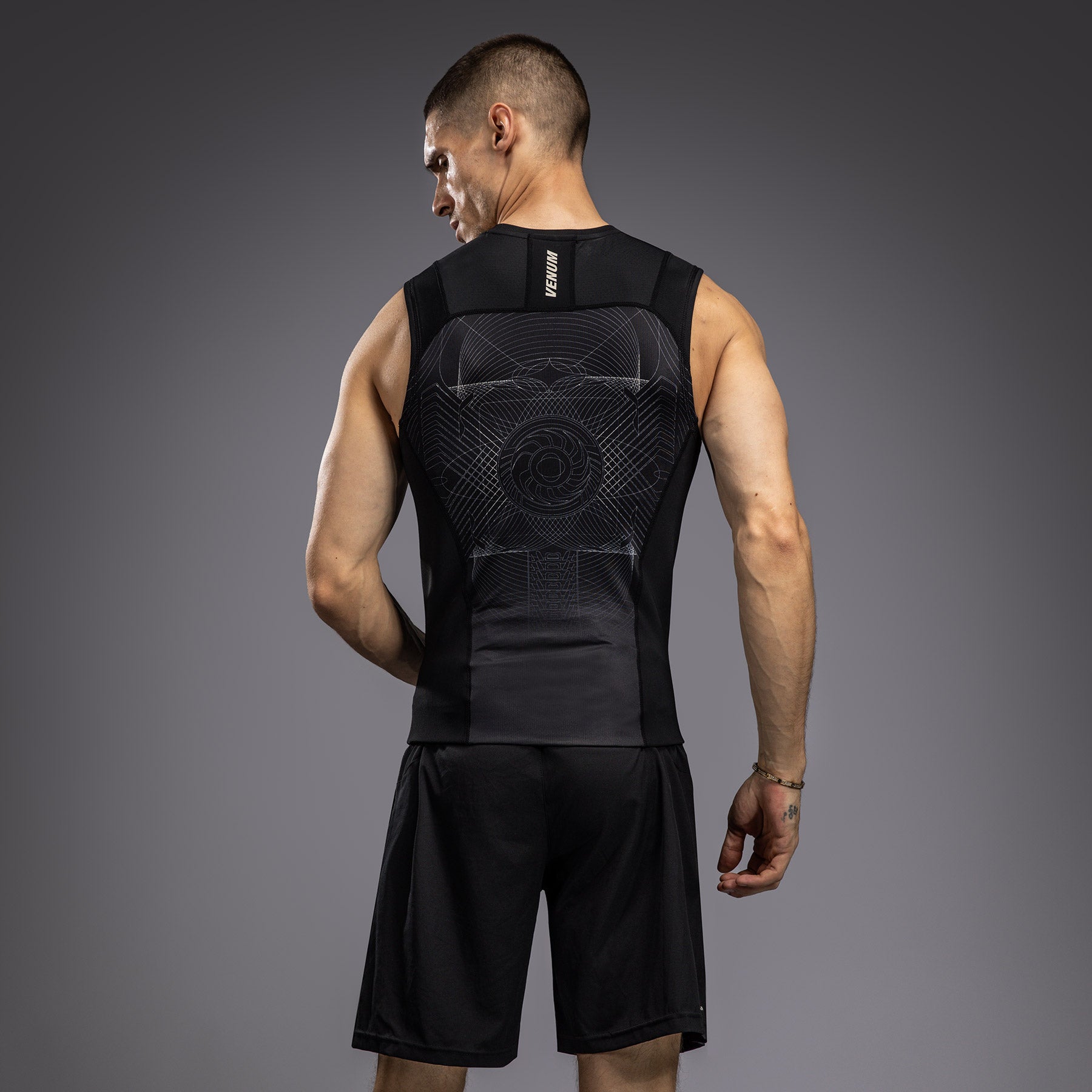Rashguard sans Manches Venum G-Fit Air pour Hommes - Noir Intense/Sable Désert - product-type_T-Shirts de Compression