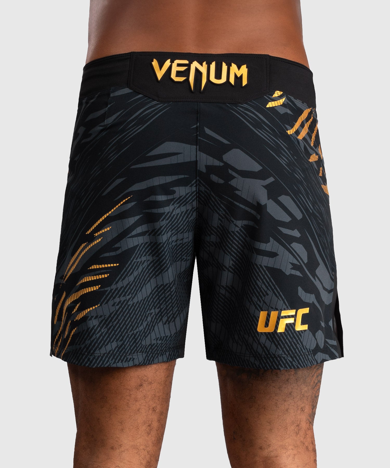 Shorts de Combat pour Hommes UFC Fusion by Venum Authentic Fight Night - Coupe Courte - Champion - product-type_Shorts de MMA