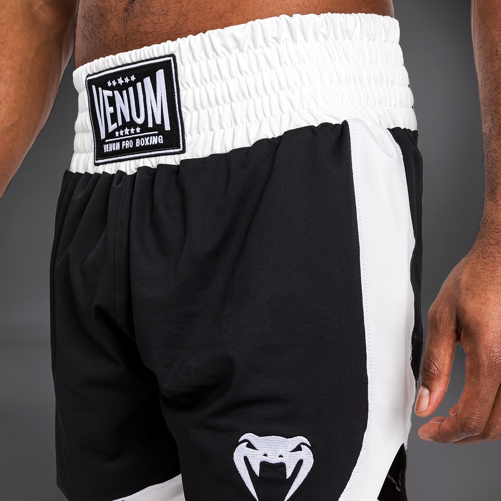 Short de boxe Venum Classic - Noir/Blanc - product-type_Shorts de boxe